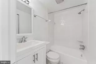 1718 Corcoran St NW, Washington, DC 20009 - Photo 4