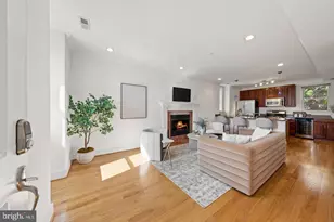 19 Logan Cir NW, Washington, DC 20005 - Photo 2