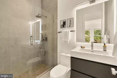 329 8th Street NE, Washington, DC 20002 - Photo 32