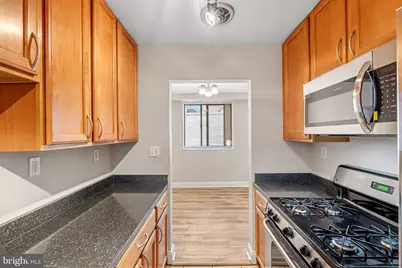 5112 Macarthur Boulevard NW #108, Washington, DC 20016 - Photo 8