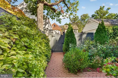 6007 34th Place NW, Washington, DC 20015 - Photo 4