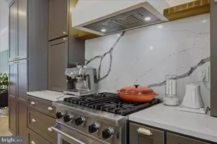 2701 Woodley Pl NW, Washington, DC 20008 - Photo 10