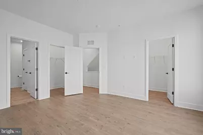 33 Lower Service Court NW, Washington, DC 20001 - Photo 32