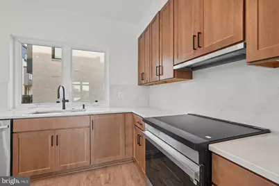33 Lower Service Court NW, Washington, DC 20001 - Photo 24