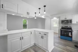 37 E C St, Brunswick, MD 21716 - Photo 4