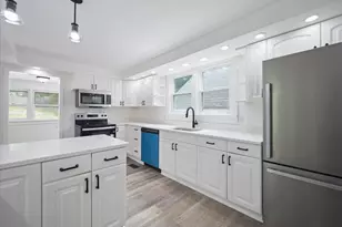 37 E C St, Brunswick, MD 21716 - Photo 2