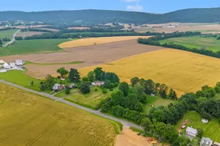 6208 Picnic Woods, Jefferson, MD 21755 - Photo 2