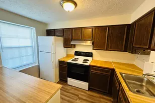 6820 Farmbrook Ct, Frederick, MD 21703 - Photo 4