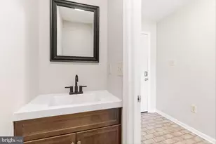 103 E Hammaker St, Thurmont, MD 21788 - Photo 6