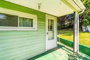 7 W B St, Brunswick, MD 21716 - Photo 4