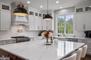 11162 Innsbrook Ct, Ijamsville, MD 21754 - Photo 2