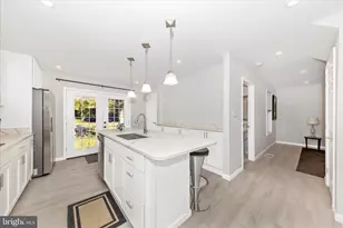 6216 Manor Woods Rd, Frederick, MD 21703 - Photo 4