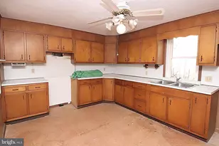 202 E Main St, Burkittsville, MD 21718 - Photo 2