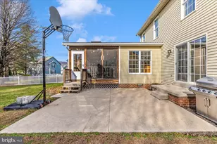 2181 E Greenleaf Dr, Frederick, MD 21702 - Photo 40