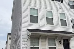 447 Pemberton Park Ln, Frederick, MD 21703 - Photo 2