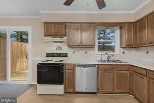 1213 Oak View Dr, Mount Airy, MD 21771 - Photo 10