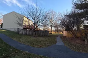 1463 Mobley Ct, Frederick, MD 21701 - Photo 2