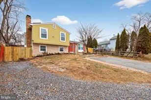 1592 Elmwood Ct, Frederick, MD 21702 - Photo 2