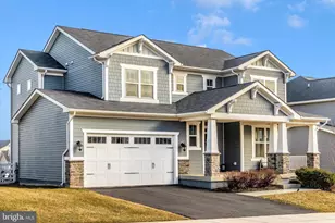 1113 Lakin Dr, Frederick, MD 21702 - Photo 2