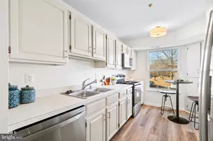 3847 Shadywood Dr, Jefferson, MD 21755 - Photo 6