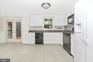 207 Contour Rd, Mount Airy, MD 21771 - Photo 8