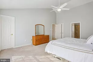 11208 Yardley Pl, Ijamsville, MD 21754 - Photo 34