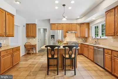 11208 Yardley Place, Ijamsville, MD 21754 - Photo 16