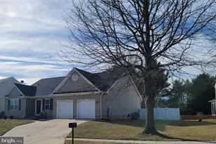 6303 Edgeware Ct, Frederick, MD 21703 - Photo 2