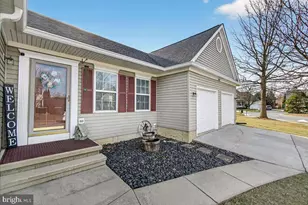 6303 Edgeware Ct, Frederick, MD 21703 - Photo 2