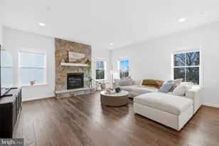 2758 Hillfield Dr, Frederick, MD 21702 - Photo 4