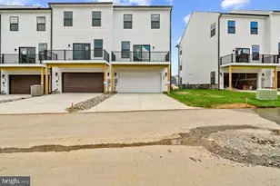 725 Compass Wy, Frederick, MD 21701 - Photo 2