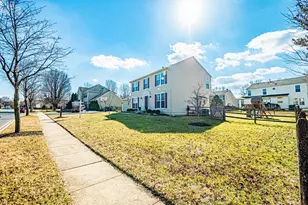 405 McClellan Dr, Frederick, MD 21702 - Photo 2