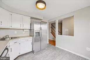 8024 Waterview Ct, Frederick, MD 21701 - Photo 4