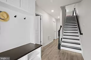 560 Banquet Ln, Frederick, MD 21701 - Photo 2