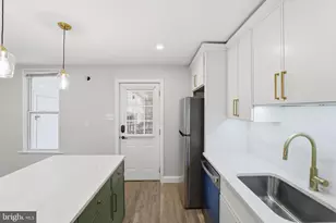 319 E A St, Brunswick, MD 21716 - Photo 4