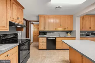 8010 Glendale Dr, Frederick, MD 21702 - Photo 12