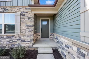 368 Crown Pt Dr, Frederick, MD 21702 - Photo 2