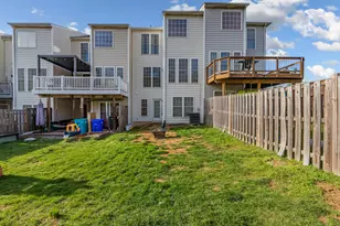 6374 Meandering Woods Ct, Frederick, MD 21701 - Photo 2