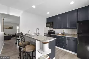 29 Mountaingate Dr, Frederick, MD 21703 - Photo 2