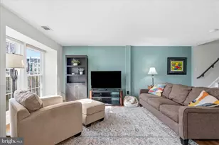 557 Boysenberry Ln, Frederick, MD 21703 - Photo 8