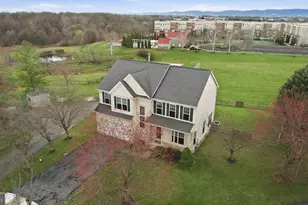 1707 Dearbought Ct, Frederick, MD 21701 - Photo 2