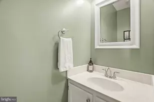 1318 Hampshire Dr, Frederick, MD 21702 - Photo 16