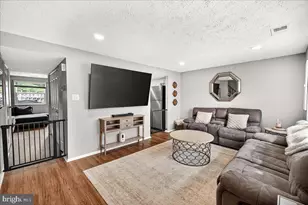 121 Sandalwood Ct, Walkersville, MD 21793 - Photo 2