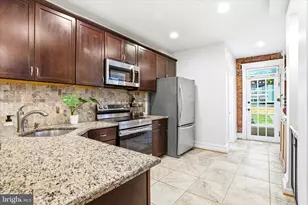 205 E 4th Street E, Frederick, MD 21701 - Photo 8