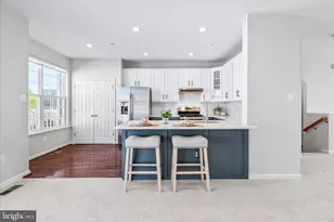 318 East Wainscot Drive, New Market, MD 21774 - Photo 2