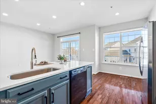 318 East Wainscot Drive, New Market, MD 21774 - Photo 6