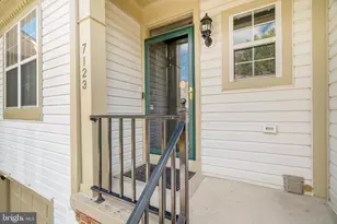 7123 Gresham Ct E, Frederick, MD 21703 - Photo 2