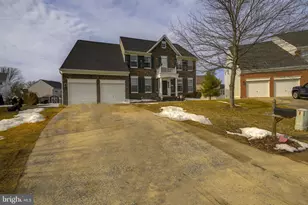 601 Crossover Ct, Frederick, MD 21703 - Photo 2