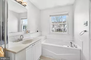 2409 Huntwood Ct, Frederick, MD 21702 - Photo 12