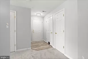 2504 Shelley Cir, Frederick, MD 21702 - Photo 6